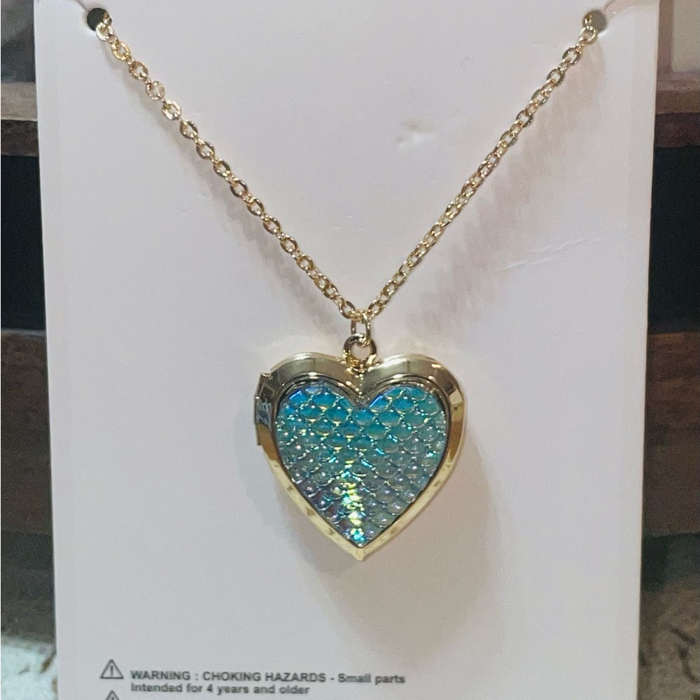 Best Friends Forever Heart Necklaces - Picture 5 of 5